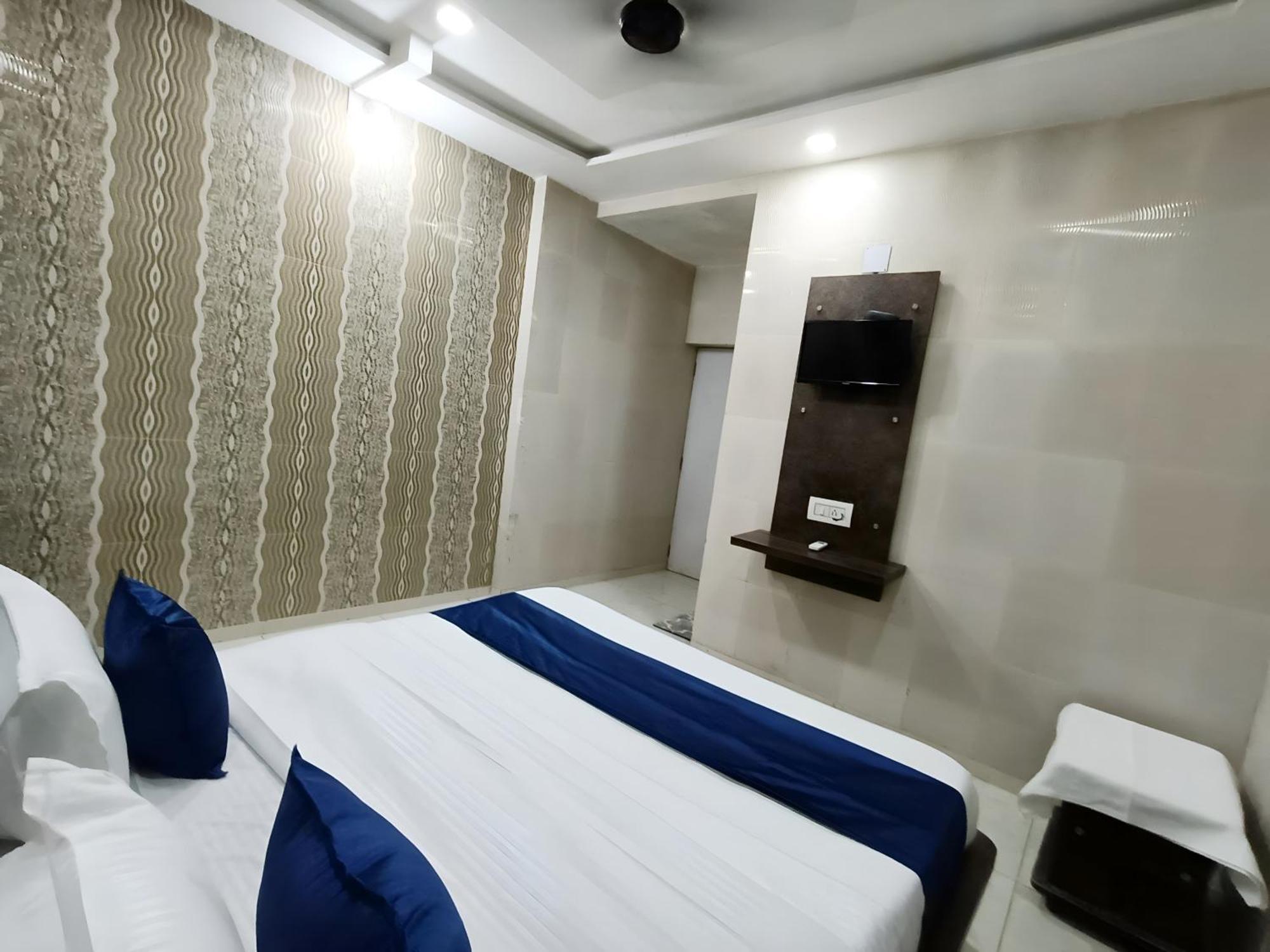 Hotel Shree Nath - 200 Meters From Dwarkadhish Temple Kültér fotó
