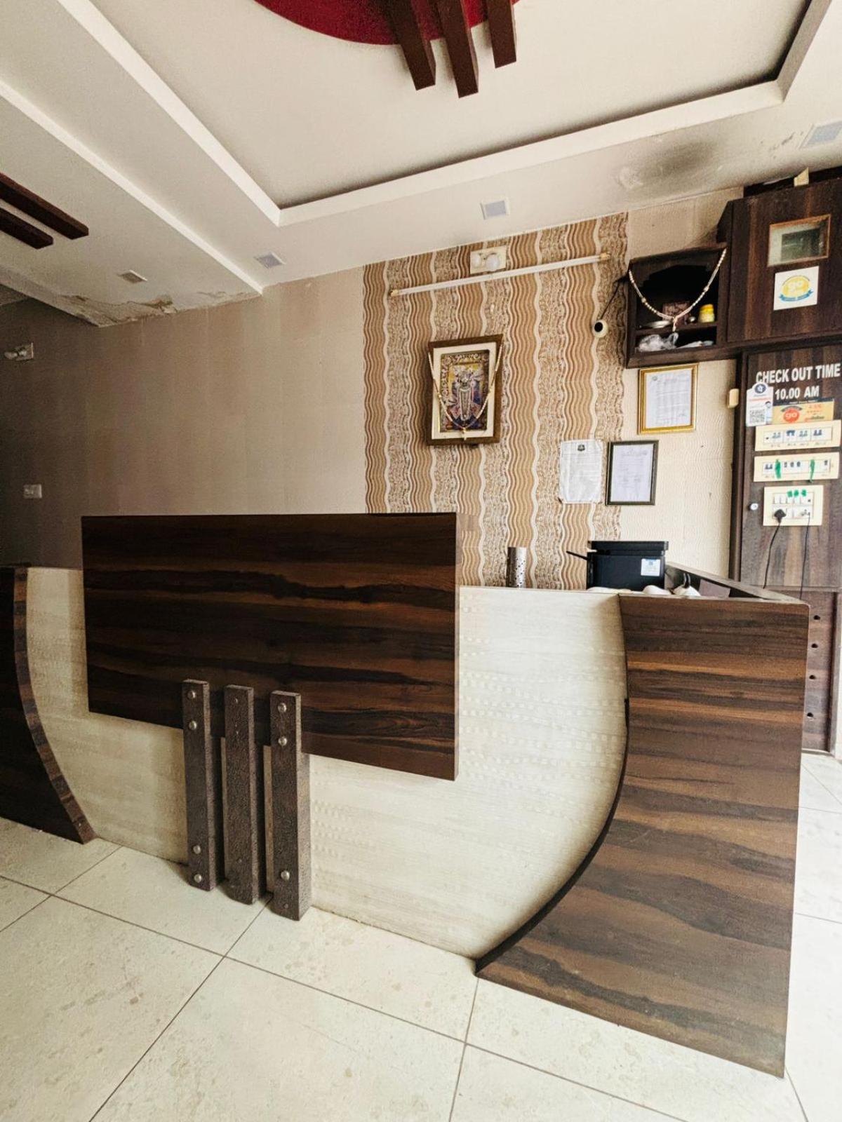 Hotel Shree Nath - 200 Meters From Dwarkadhish Temple Kültér fotó